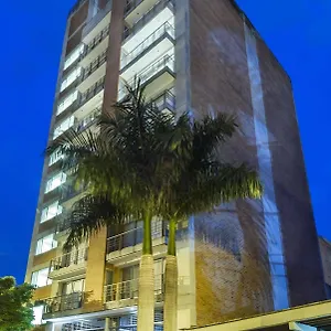 Travelers Orange 4*, Medellín Colombia